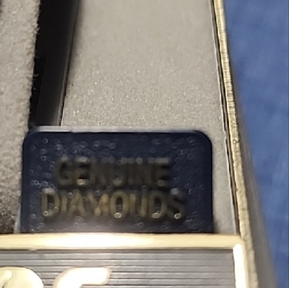 Vintage Helbros Women's Silver and Gold Quartz Watch With Diamond - Picture 10 of 10